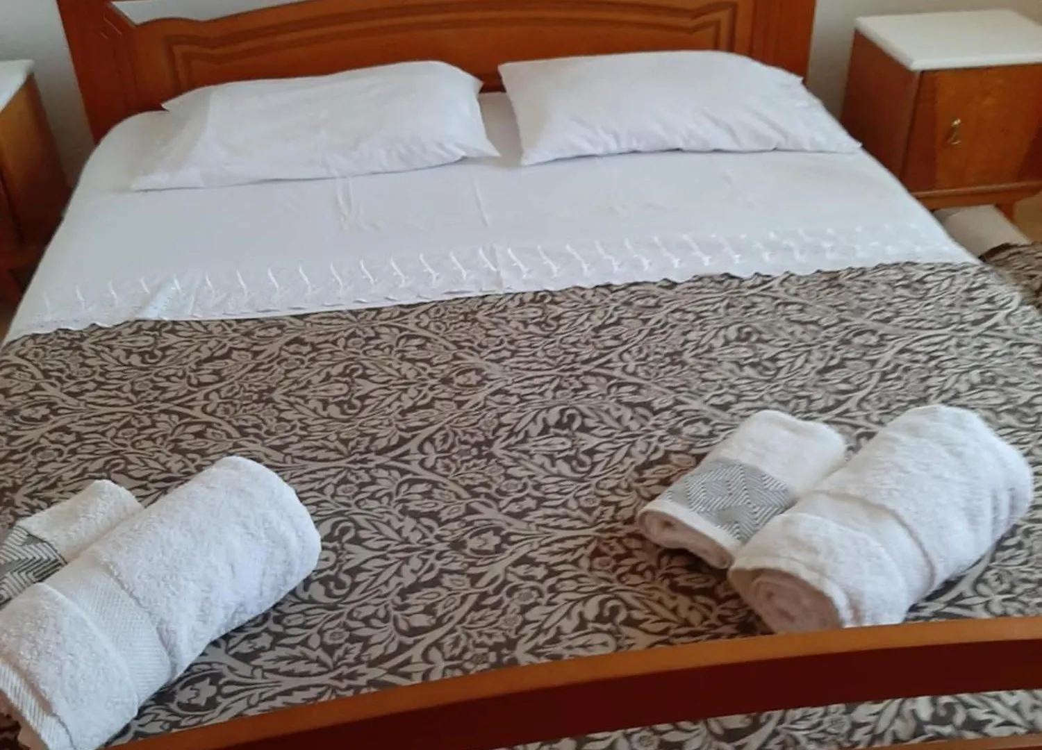 Garufalia Peshkepi e Poshtme 0*,  Albanien