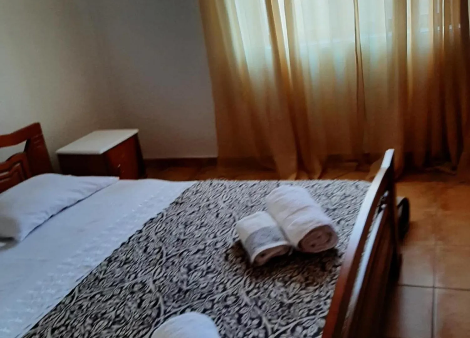 Garufalia Peshkepi e Poshtme 0*,