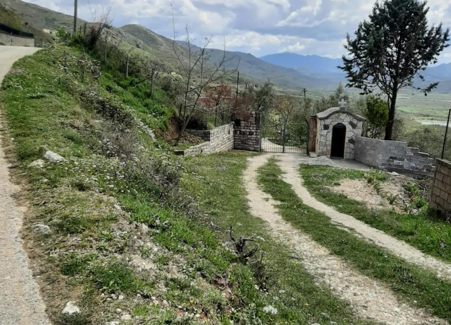 Garufalia Peshkepi e Poshtme 0*,  Albanien
